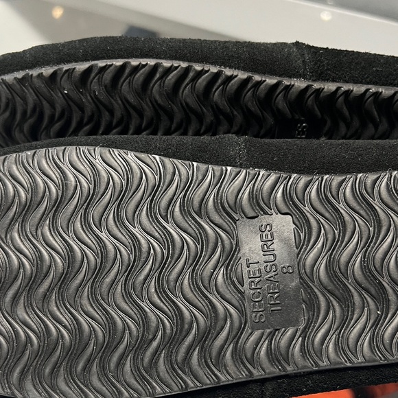 Secret treasures sz 8 Black Faux-Suede Cozy Bow Moccasin Slippers never worn. - Picture 8 of 9